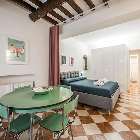 Casa Camilla - Arty Suite Nel Centro Storico Parma Ngoại thất bức ảnh